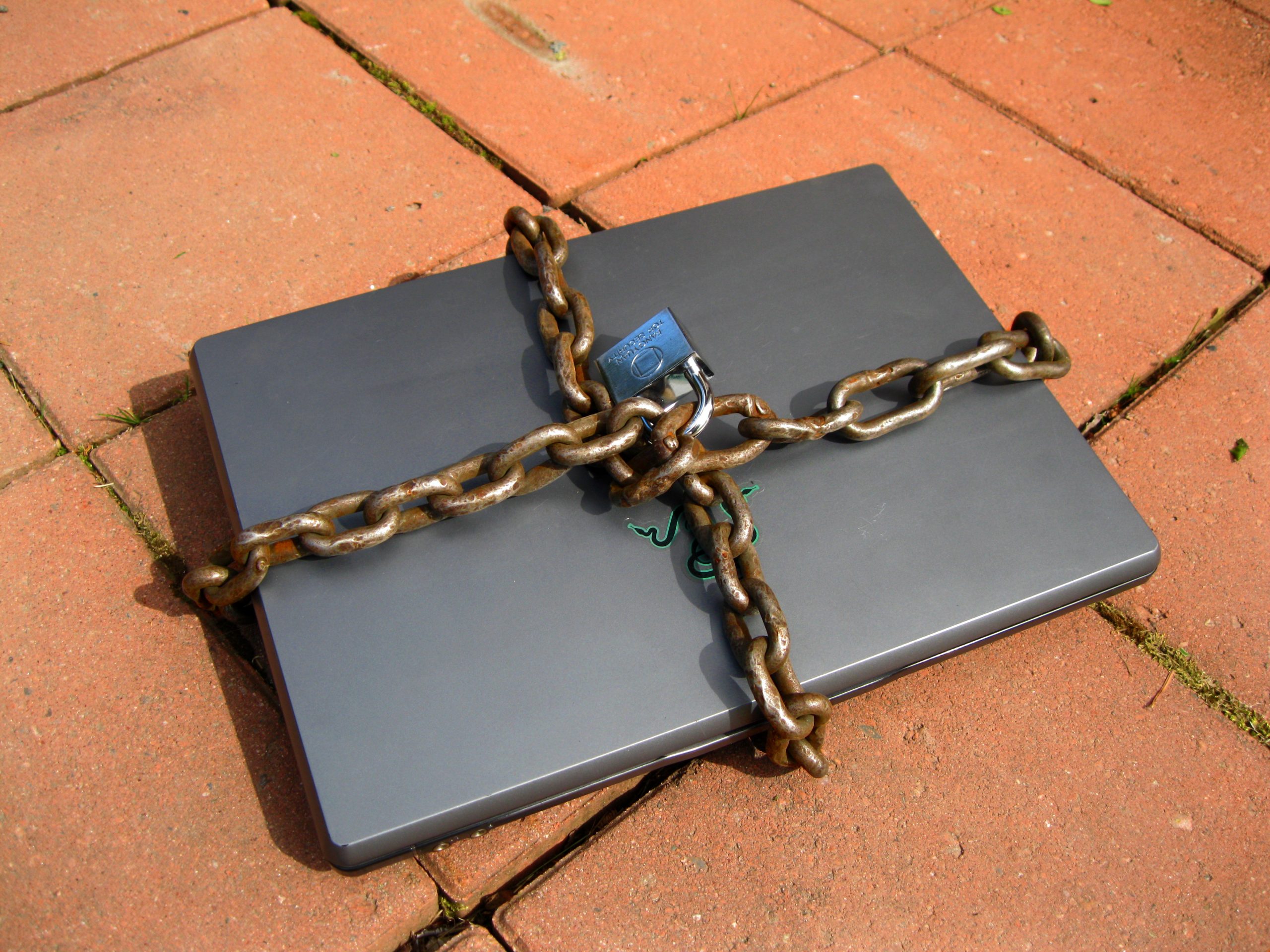 Sicurezza informatica dei conti online e protezione crittografica dei dati bancari