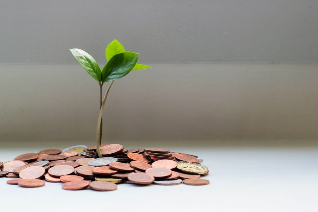Salvadanaio e monete per il risparmio su conto deposito